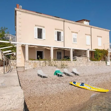 Beachfront Вилла